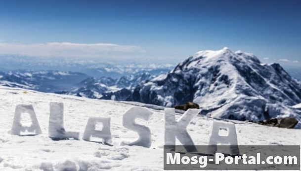 7 أسباب لزيارة ألاسكا في فصل الشتاء