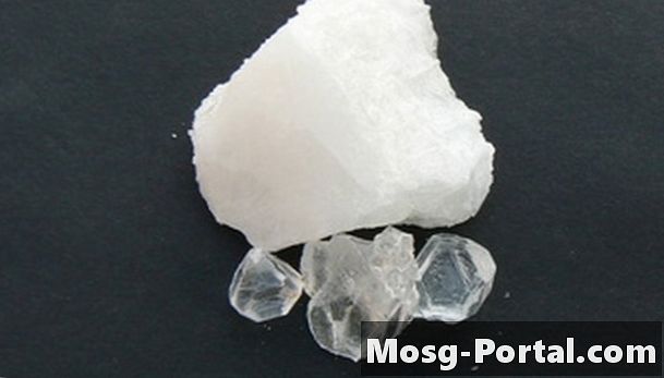 Hur man gör saltkristaller hemma
