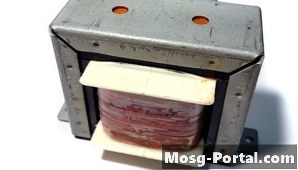 学校用の簡単な電気変圧器を構築する方法