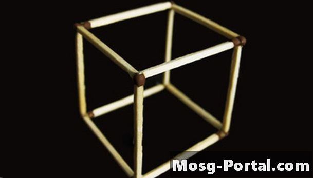 Πώς να υπολογίσετε τα τετράγωνα πόδια σε έναν κύβο