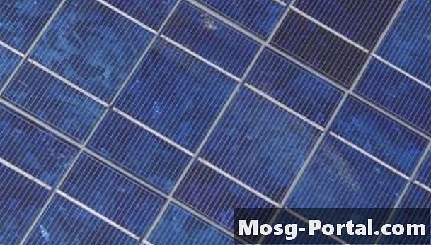 Πώς να κάνετε ένα ηλιακό κελί εκτός των οικιακών υλικών