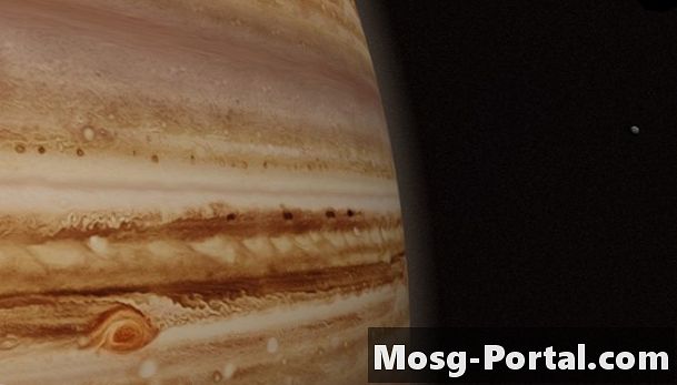 Aké sú charakteristiky planéty Jupiter?
